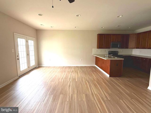 25 CAVENDISH WAY, Falling Waters, WV 25419