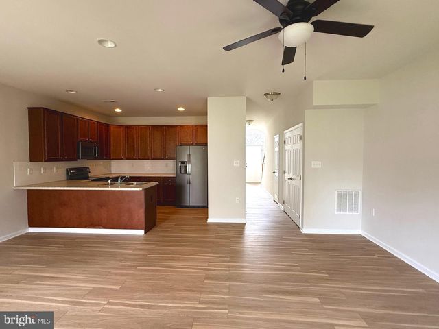 25 CAVENDISH WAY, Falling Waters, WV 25419