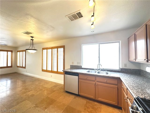 8388 Montgomery Street, Las Vegas, NV 89123