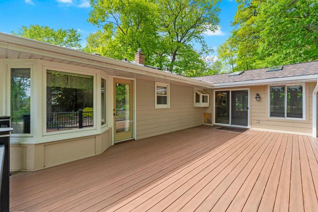 5946 W Bald Eagle Boulevard, White Bear Twp, MN 55110