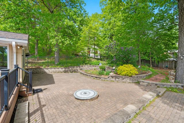 5946 W Bald Eagle Boulevard, White Bear Twp, MN 55110