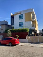 978 S Mariposa, Los Angeles, CA 90006