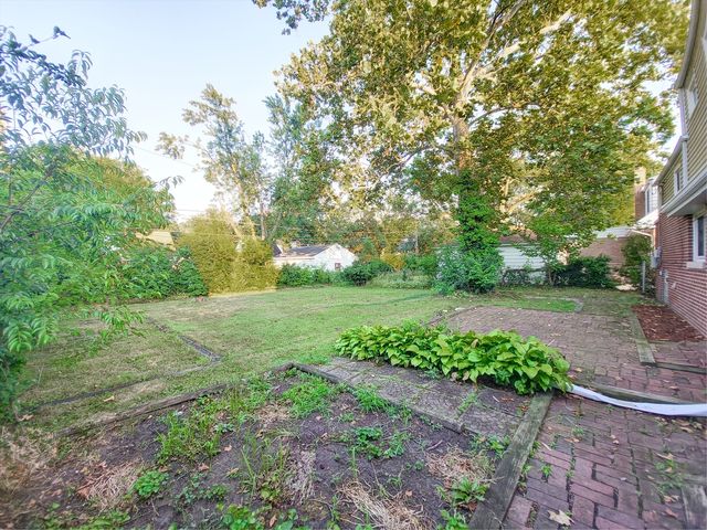 18509 Stedhall Road, Homewood, IL 60430