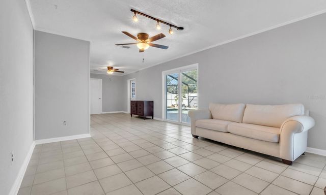 520 ROOKS ROAD, Seffner, FL 33584