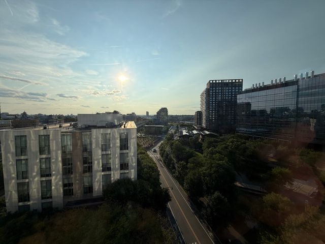 2 Earhart 1003, Cambridge, MA 02141