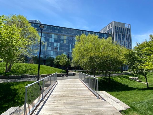 2 Earhart 1003, Cambridge, MA 02141