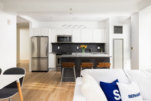 2 Earhart 1003, Cambridge, MA 02141