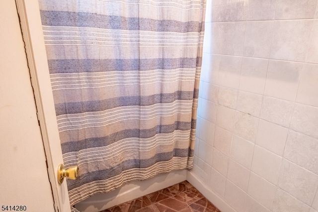 69 Penobscot St, Clifton City, NJ 07013