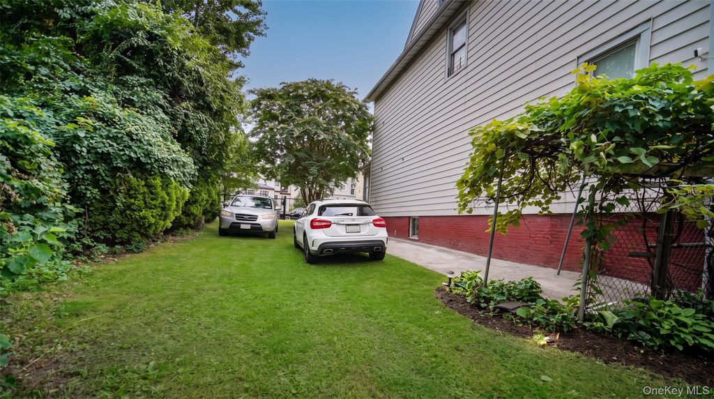 116 S 11th Avenue, Mount Vernon, NY 10550 — photo 5