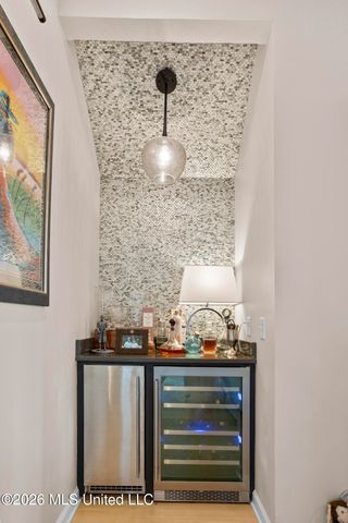 9 Glen Eagles Drive, Jackson, MS 39211