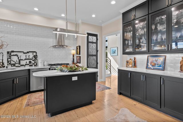 9 Glen Eagles Drive, Jackson, MS 39211