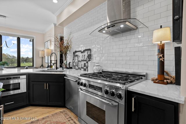 9 Glen Eagles Drive, Jackson, MS 39211