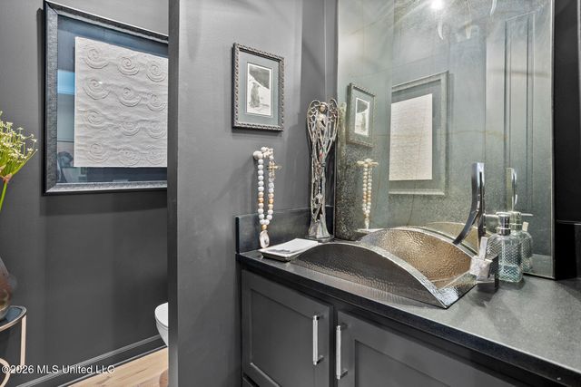 9 Glen Eagles Drive, Jackson, MS 39211