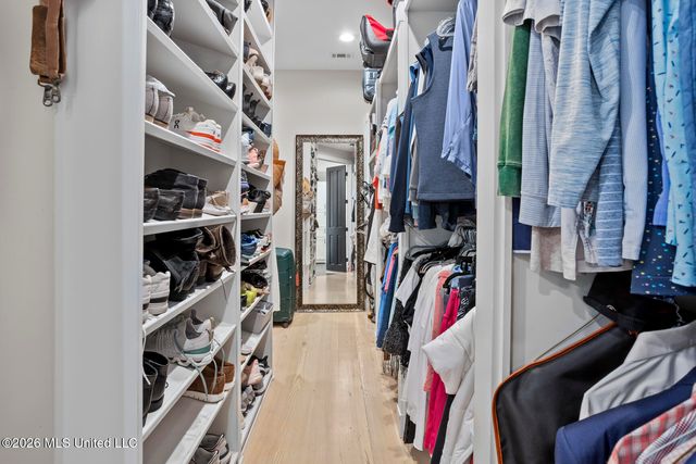 9 Glen Eagles Drive, Jackson, MS 39211