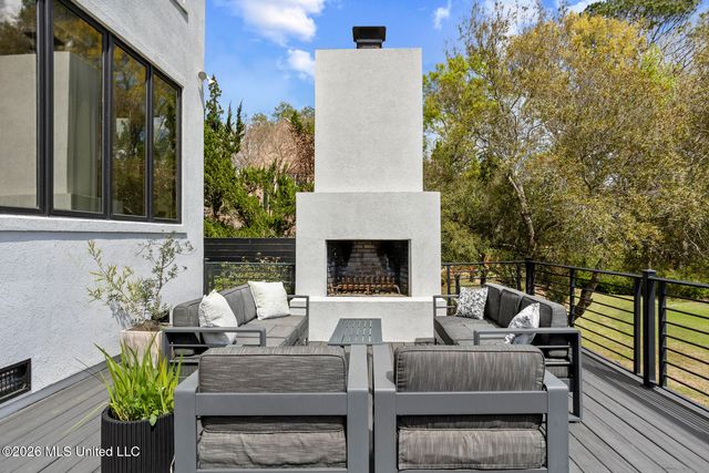 9 Glen Eagles Drive, Jackson, MS 39211