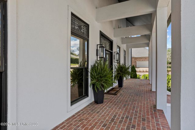 9 Glen Eagles Drive, Jackson, MS 39211