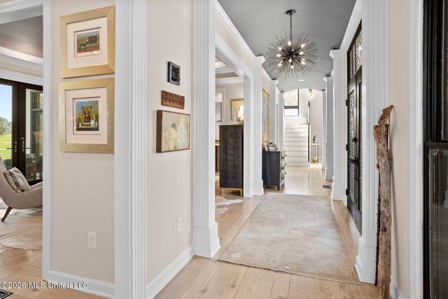 9 Glen Eagles Drive, Jackson, MS 39211