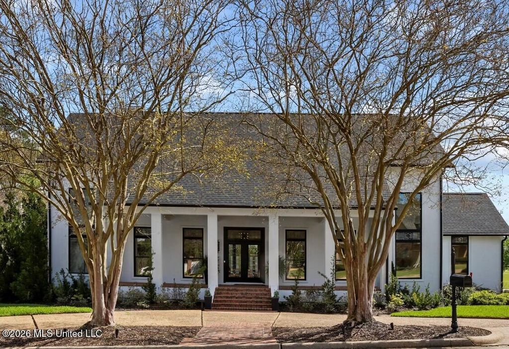 9 Glen Eagles Drive, Jackson, MS 39211