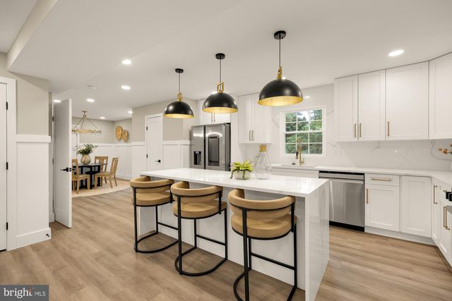 2308 CREEK DR, Alexandria, VA 22308