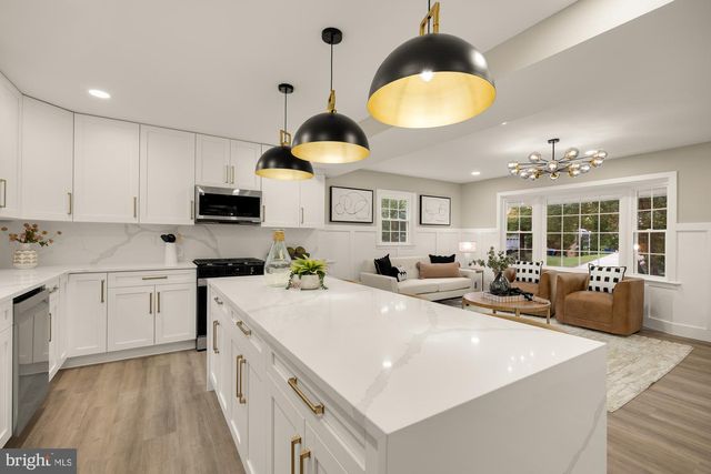 2308 CREEK DR, Alexandria, VA 22308