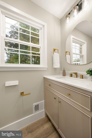 2308 CREEK DR, Alexandria, VA 22308