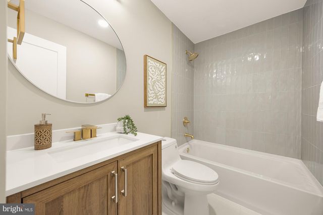 2308 CREEK DR, Alexandria, VA 22308