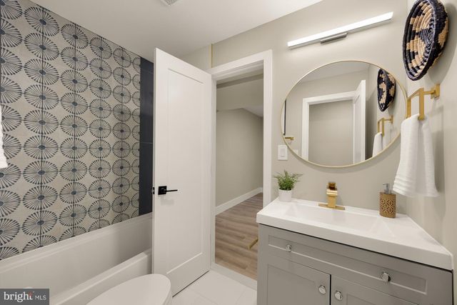 2308 CREEK DR, Alexandria, VA 22308