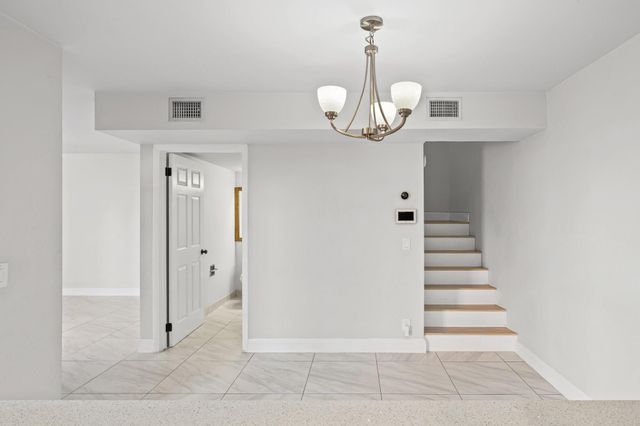 8194 Thames Boulevard B, Boca Raton, FL 33433