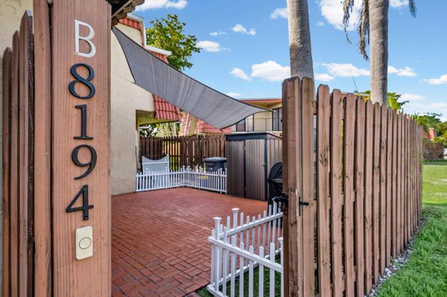 8194 Thames Boulevard B, Boca Raton, FL 33433