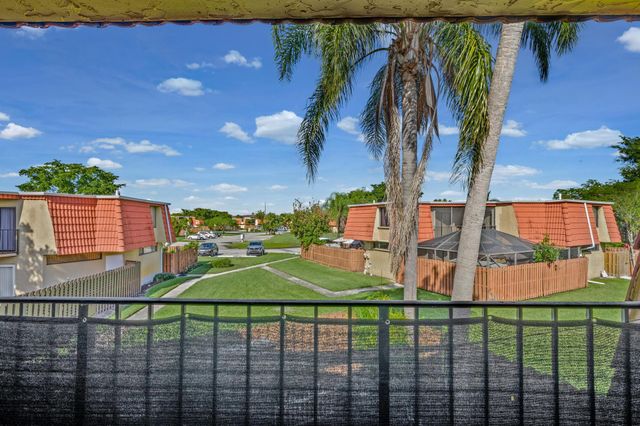 8194 Thames Boulevard B, Boca Raton, FL 33433