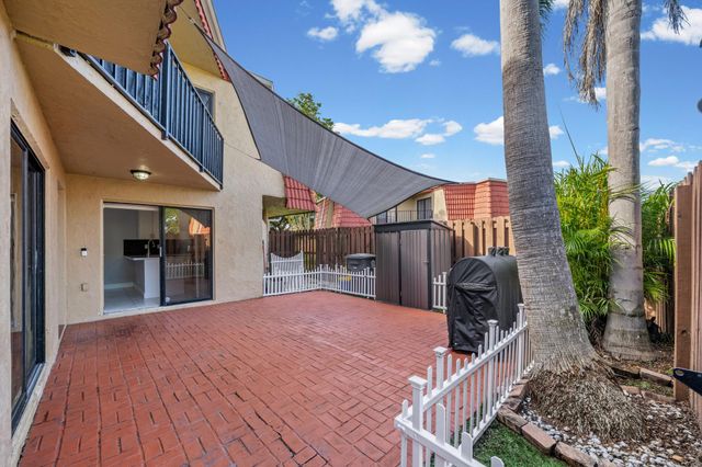 8194 Thames Boulevard B, Boca Raton, FL 33433