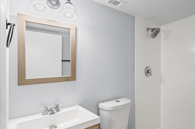 8194 Thames Boulevard B, Boca Raton, FL 33433