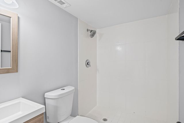 8194 Thames Boulevard B, Boca Raton, FL 33433