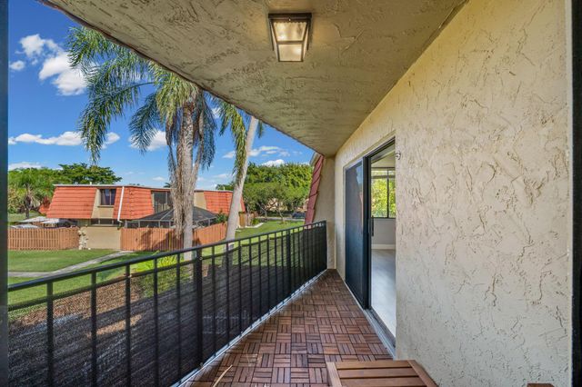8194 Thames Boulevard B, Boca Raton, FL 33433