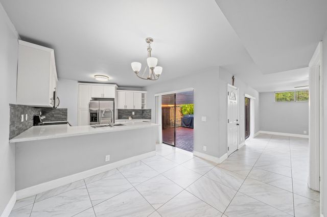 8194 Thames Boulevard B, Boca Raton, FL 33433