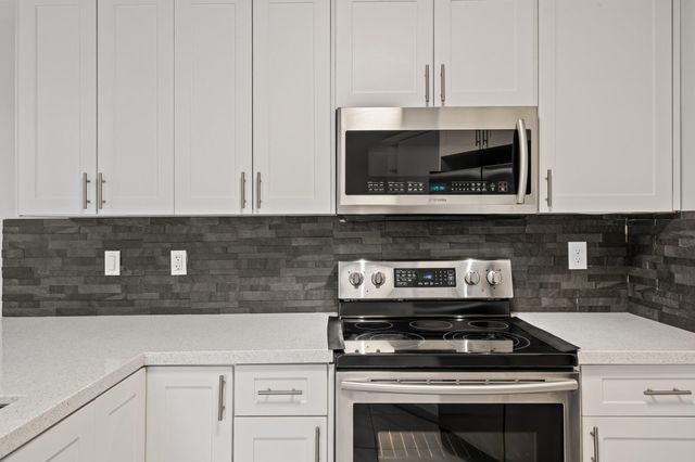 8194 Thames Boulevard B, Boca Raton, FL 33433