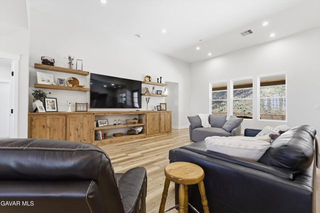 27140 Shut Out Place, Tehachapi, CA 93561