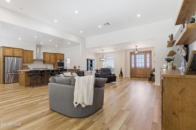 27140 Shut Out Place, Tehachapi, CA 93561
