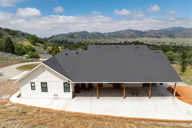 27140 Shut Out Place, Tehachapi, CA 93561