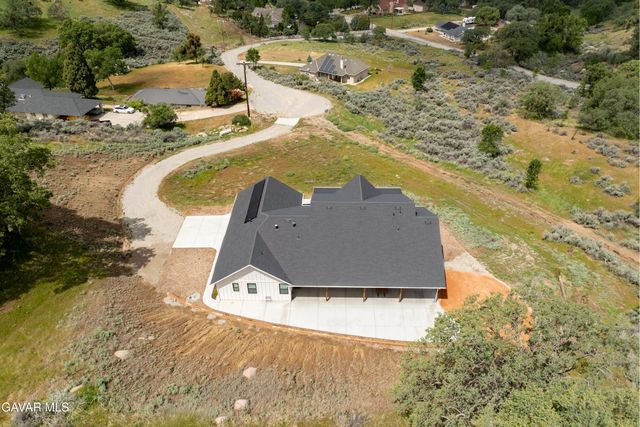 27140 Shut Out Place, Tehachapi, CA 93561