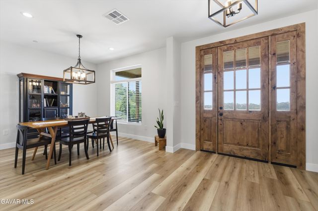 27140 Shut Out Place, Tehachapi, CA 93561