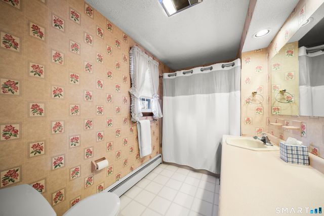 94 Raymond Road, Windsor Locks, CT 06096