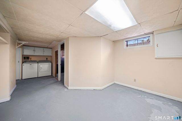 94 Raymond Road, Windsor Locks, CT 06096