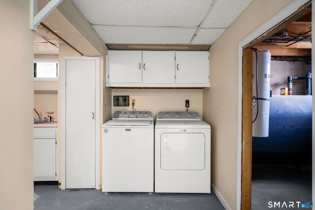 94 Raymond Road, Windsor Locks, CT 06096