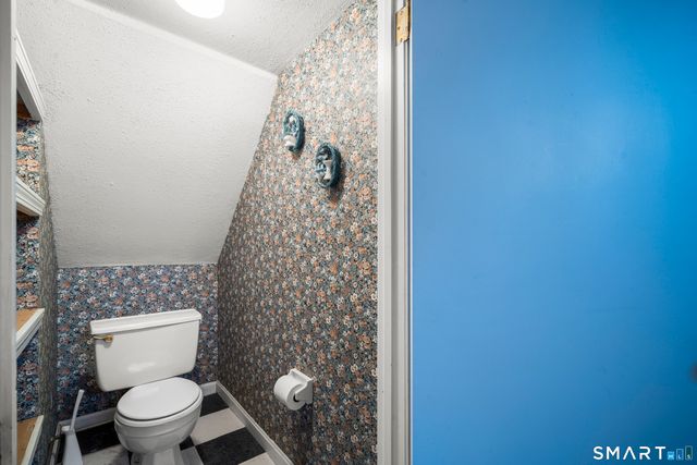 94 Raymond Road, Windsor Locks, CT 06096