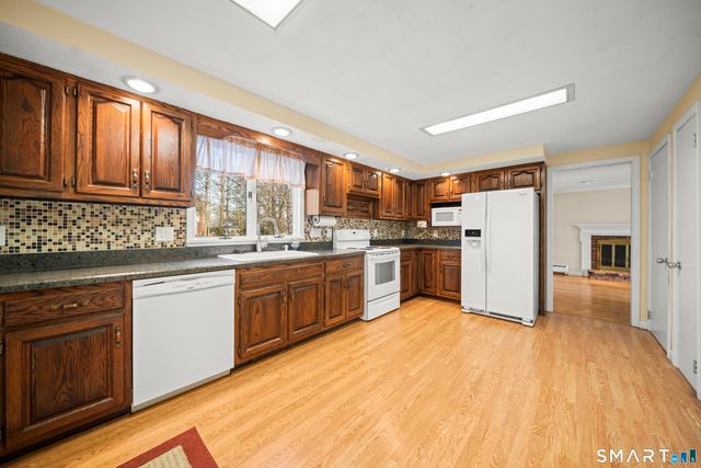 94 Raymond Road, Windsor Locks, CT 06096