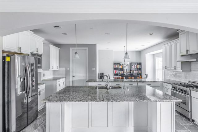 32434 Waterford Crest Ln, Fulshear, TX 77441