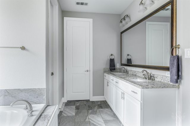 32434 Waterford Crest Ln, Fulshear, TX 77441