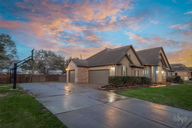 32434 Waterford Crest Ln, Fulshear, TX 77441