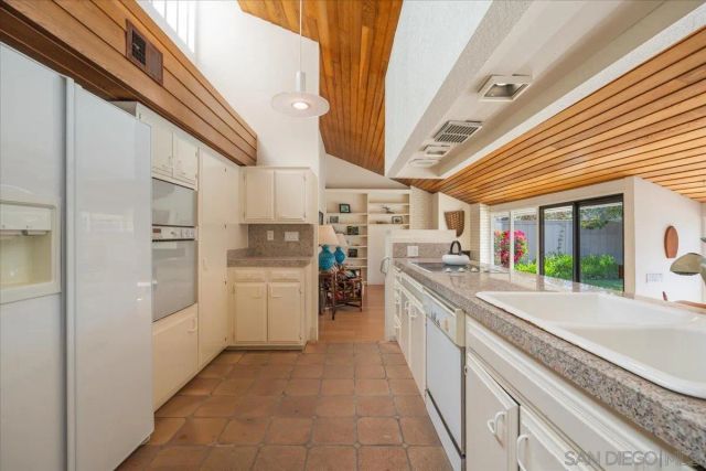 5643 Bloch St, San Diego, CA 92122